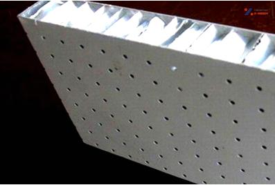 穿孔吸音鋁蜂窩板，裝飾“實(shí)力派”